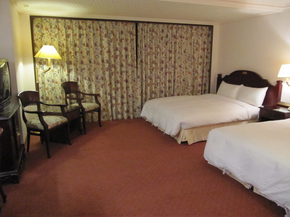 Sunrise Hotel Tainan Luaran gambar