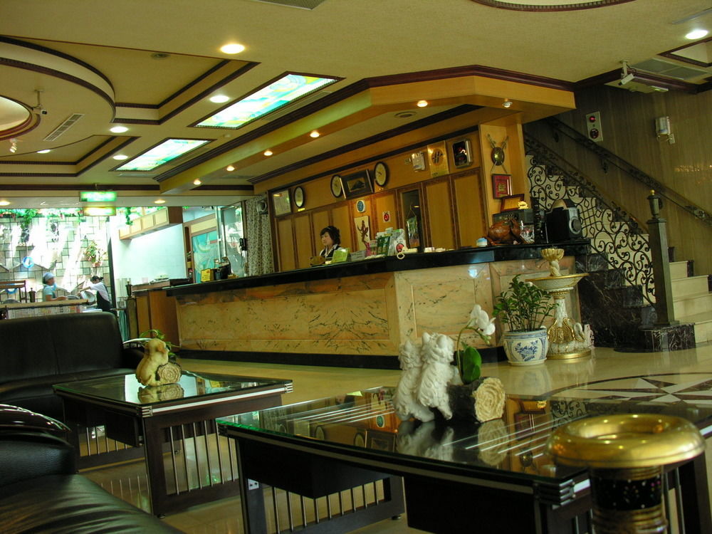 Sunrise Hotel Tainan Luaran gambar