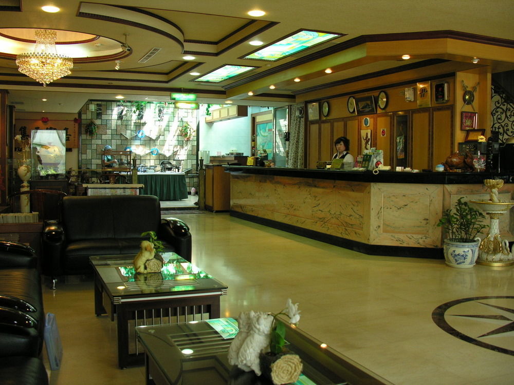 Sunrise Hotel Tainan Luaran gambar