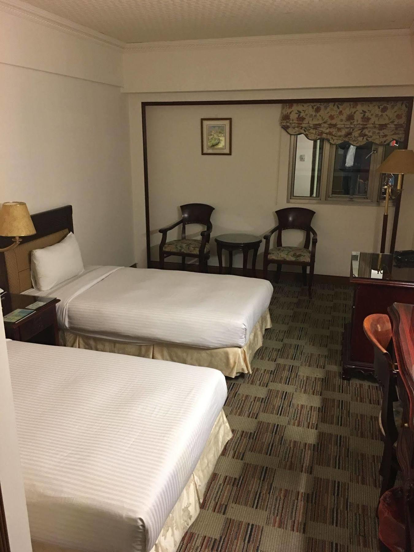 Sunrise Hotel Tainan Luaran gambar