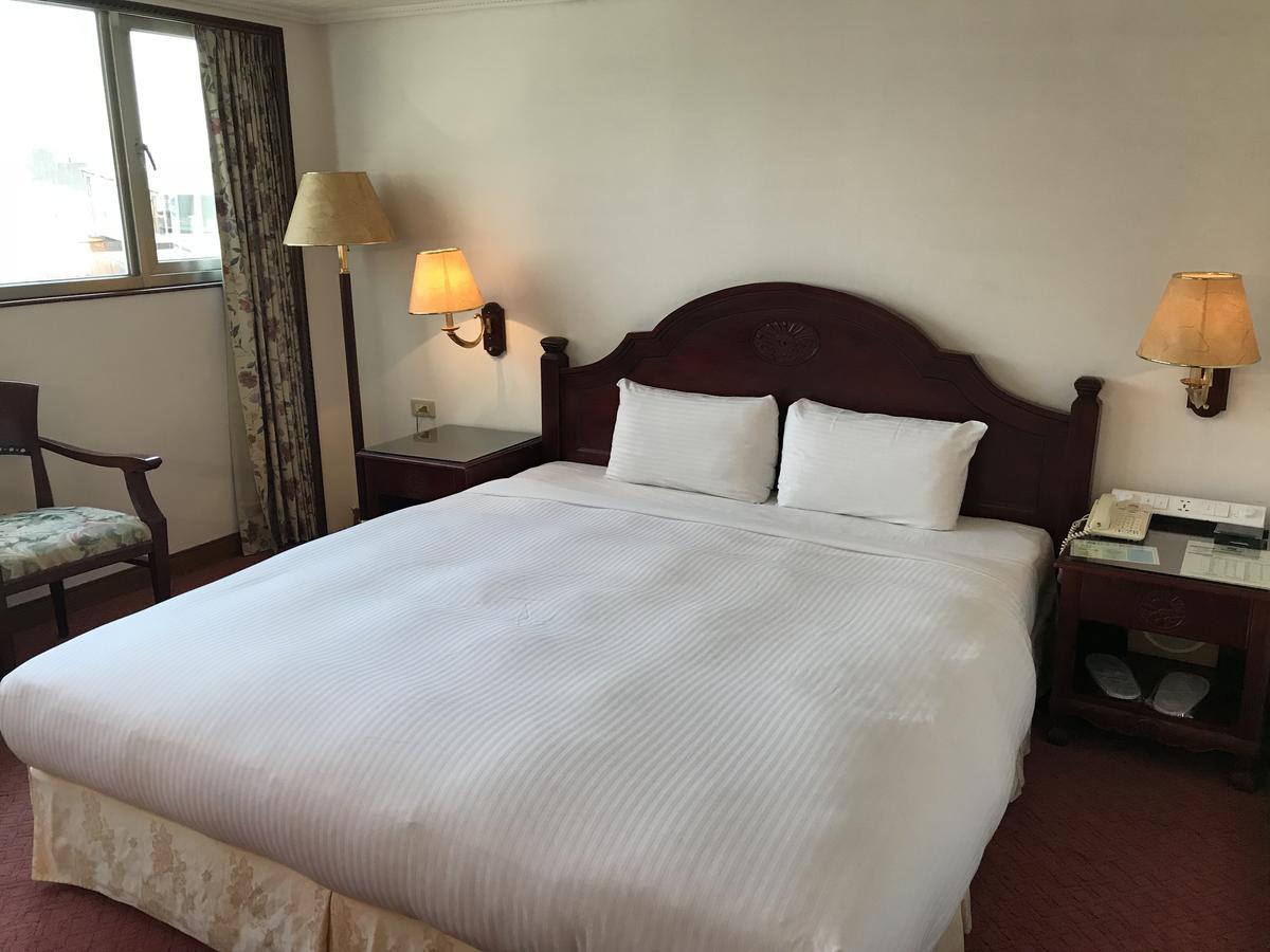 Sunrise Hotel Tainan Luaran gambar