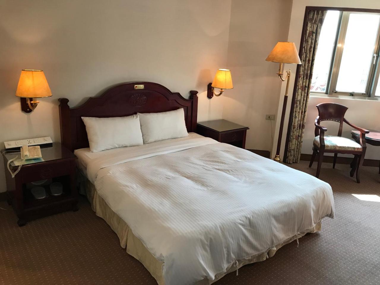 Sunrise Hotel Tainan Luaran gambar