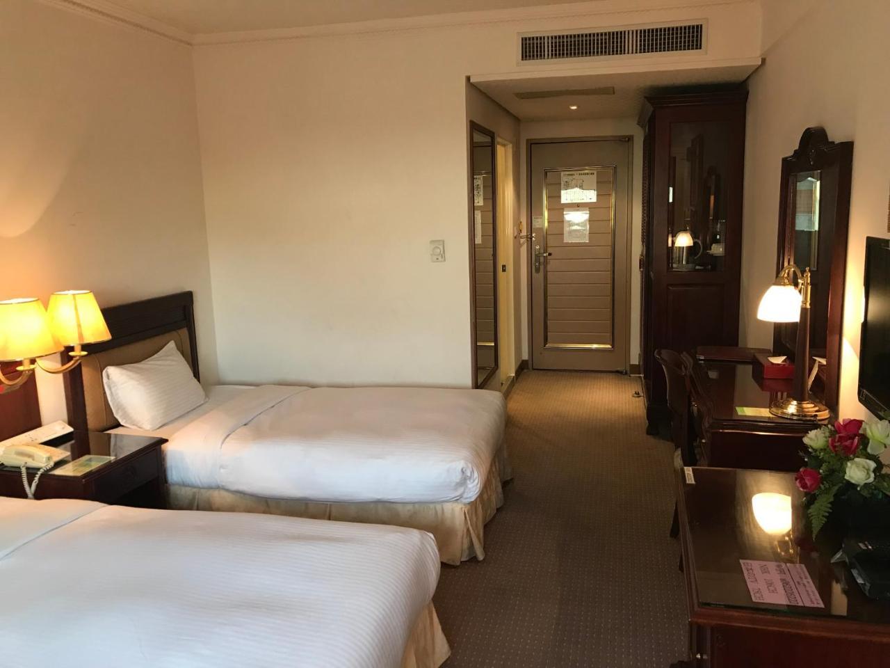 Sunrise Hotel Tainan Luaran gambar