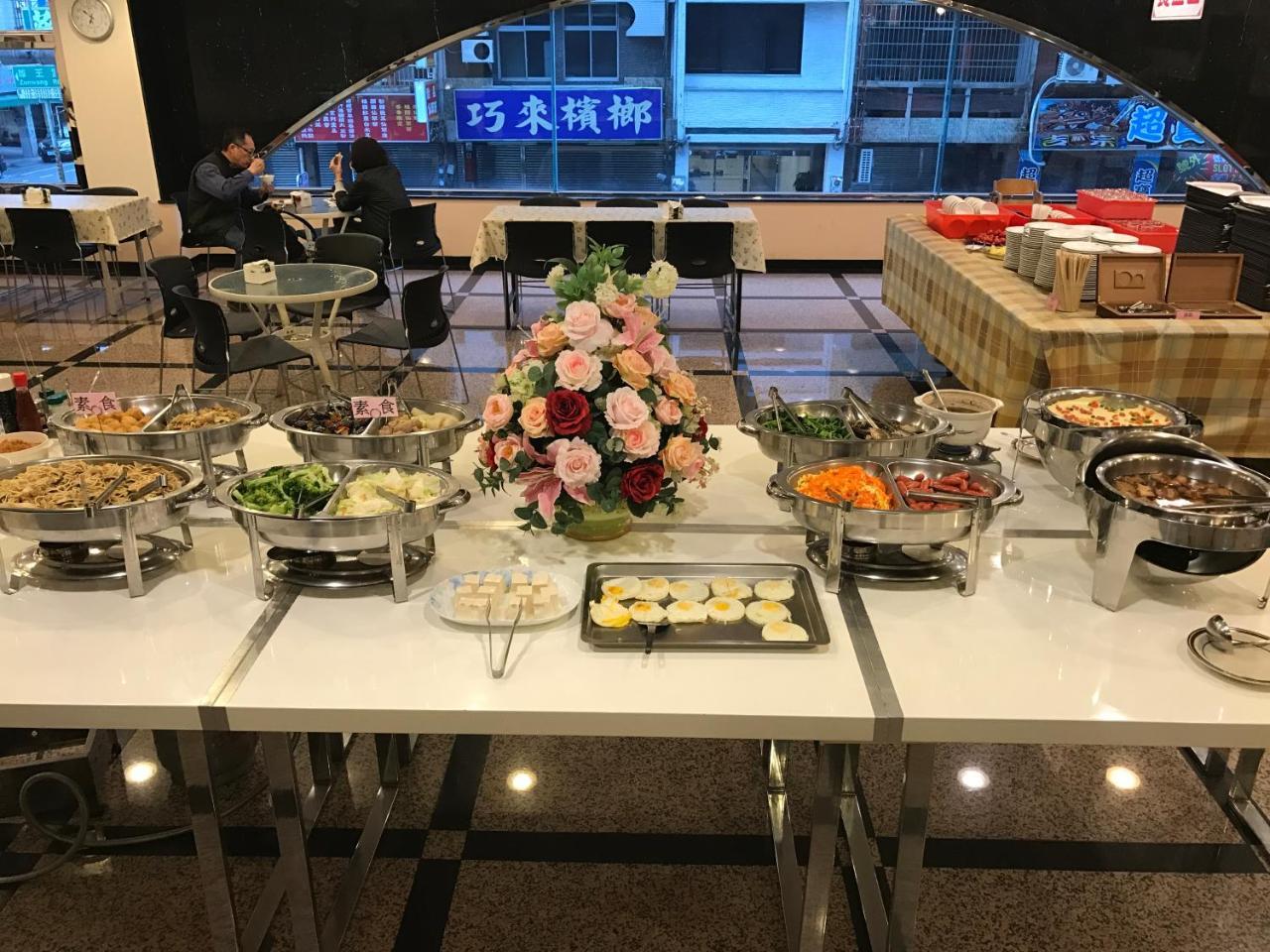 Sunrise Hotel Tainan Luaran gambar