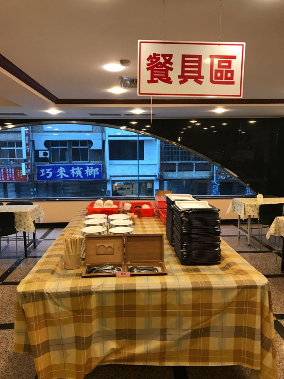 Sunrise Hotel Tainan Luaran gambar