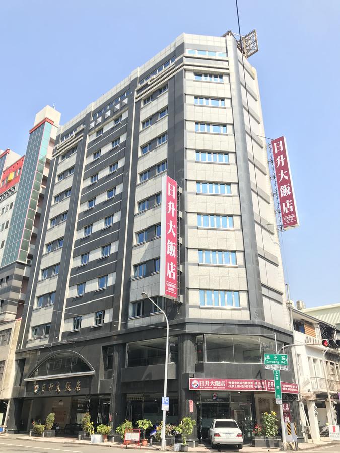Sunrise Hotel Tainan Luaran gambar